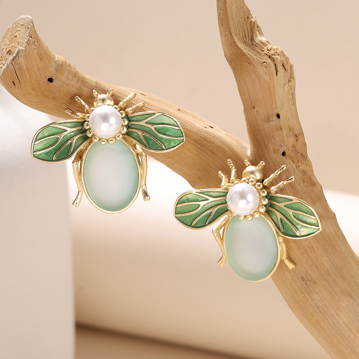 Vintage Inspired Green Enamel  - Vintage Fashion Bug 리뷰 및 가격