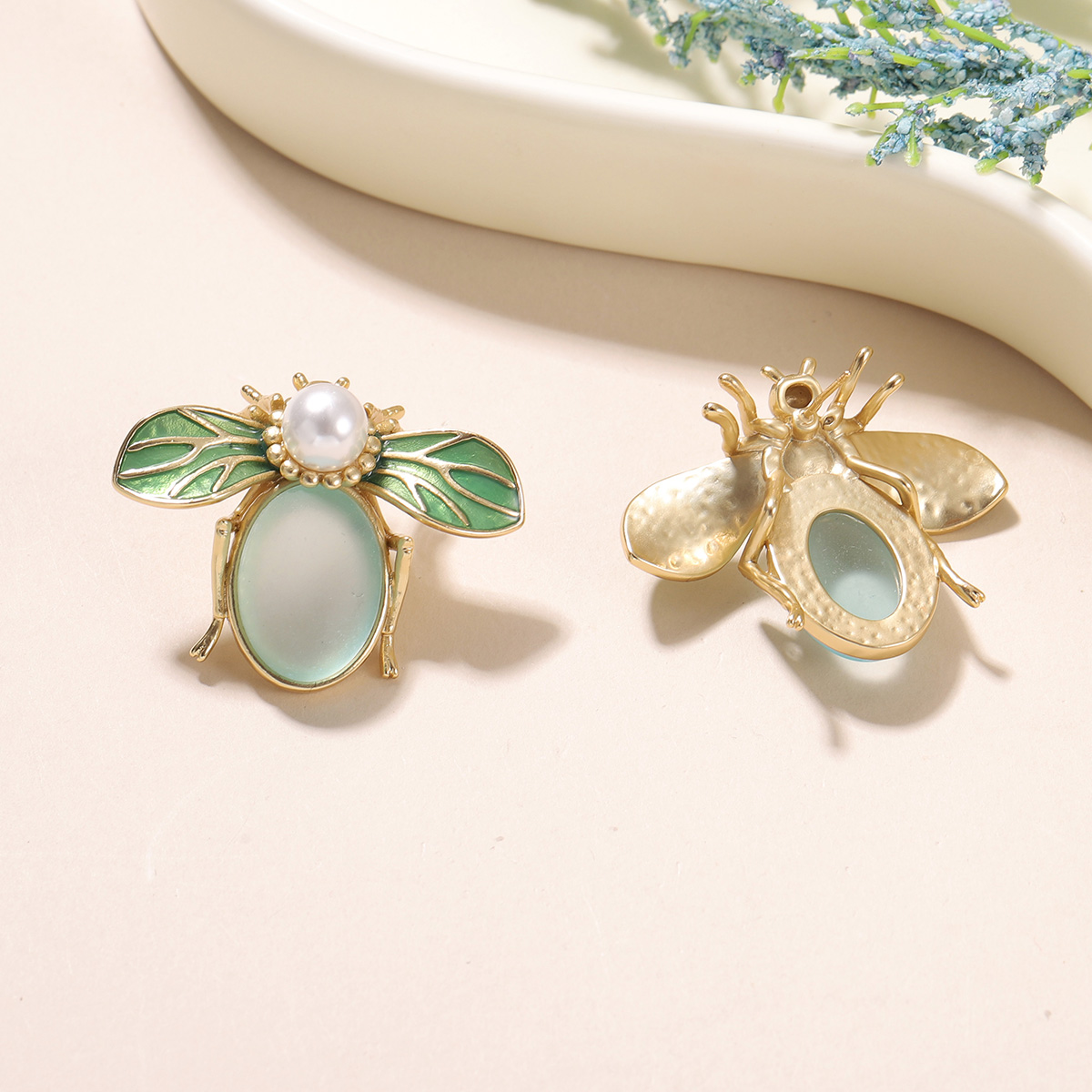 Vintage Inspired Green Enamel  - Vintage Fashion Bug 리뷰 및 가격