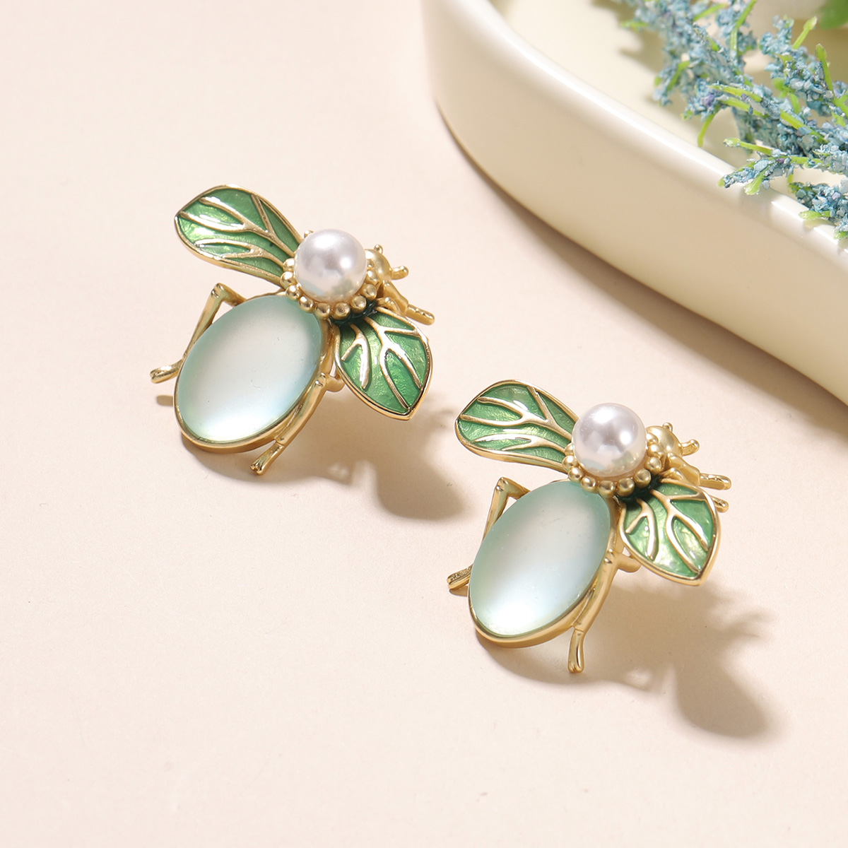 Vintage Inspired Green Enamel  - Vintage Fashion Bug 리뷰 및 가격